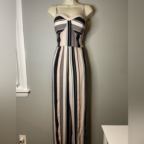 Black and pink flowy jumpsuit - Picture 1 of 5